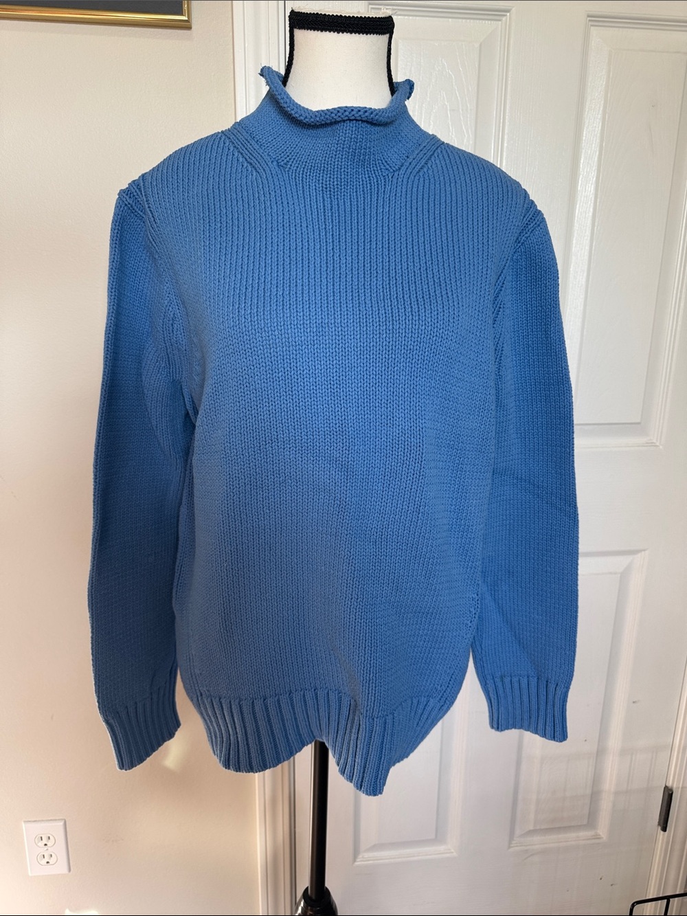 J. Crew Women’s 1988 Rollneck sweater in medium blue Sz L Great used condition